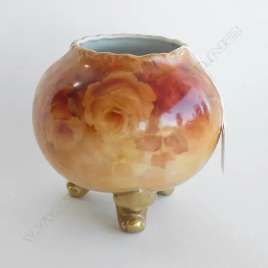 NZ JILLIAN HANLON ROSE HAND PAINTED VASE - GILD GILDED FEET H 150MM SIGNED & DATED 1981 