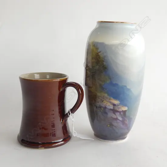 ROYAL DOULTON HAND PAINTED VASE C1920 (H 205MM) + EARLY BOURNE DENBY WARE MUG (H 107MM)