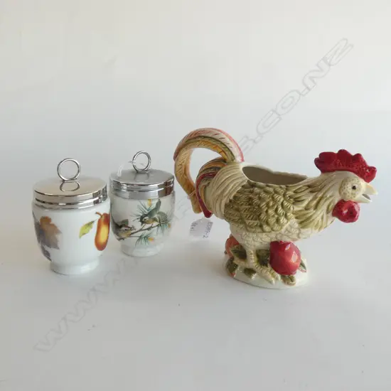 ROYAL DOULTON CHANTICLAIR ROOSTER MILK JUG (L 200MM)  & 2 ROYAL WORCESTER EGG CODDLERS (H 110MM)
