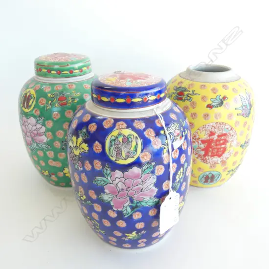 3 FAMILLE ROSE TALL GINGER JARS; BLUE /GREEN & YELLOW (YELLOW HAS NO LID)  H165MM