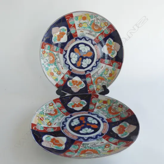 PR JAPANESE IMARI PORCELAIN CHARGERS. Dia.300mm