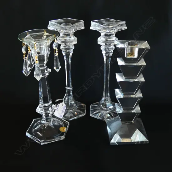 PR CRYSTAL & 2 GLASS CANDLE HOLDERS (1 LUSTRE) H 210MM A/F