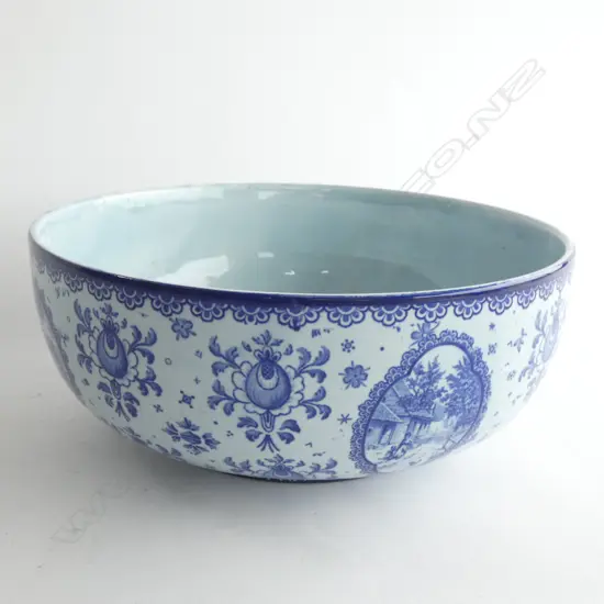 ANTIQUE GERMAN PORCELAIN BOWL DIA 250MM