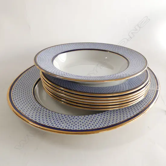 8 BLUE & WHITE COPELAND SPODE PCES; 6 DINNER PLATES / LG PLATTER 435 X 350MM + SHALLOW DISH