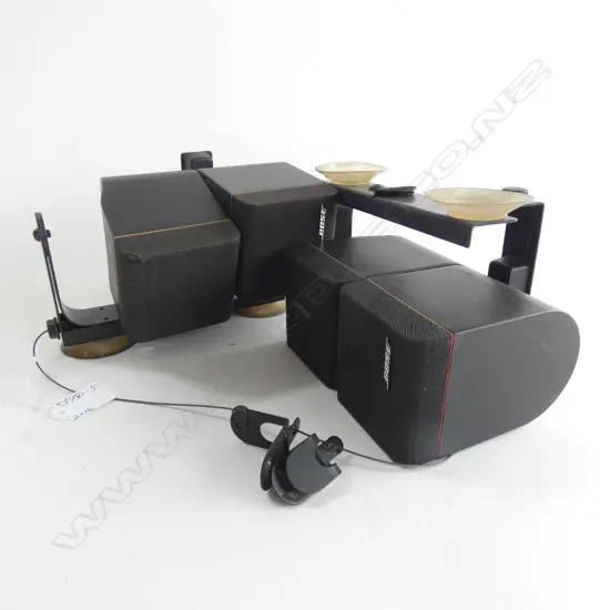 4 MOUNTED BOSE SPEAKERS 120x77x80 EACH        SPEAKER