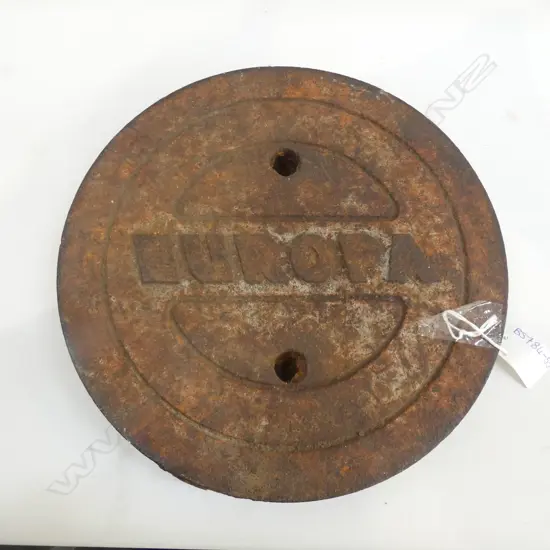 OLD EUROPA CAST IRON PETROL TANK COVER DIA 240MM