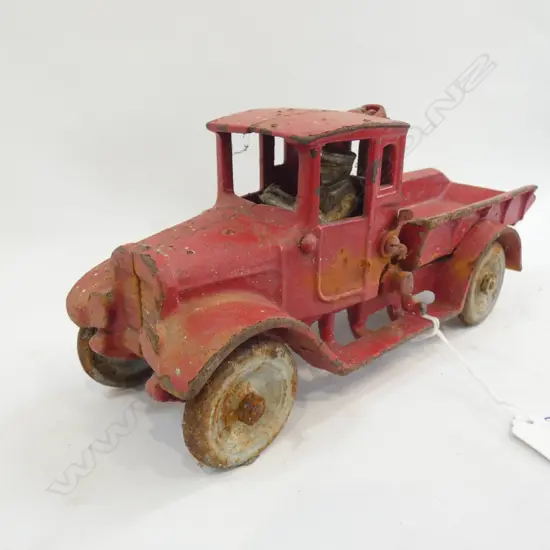 VINTAGE DIE CAST RED TIPPER TRUCK L 270MM