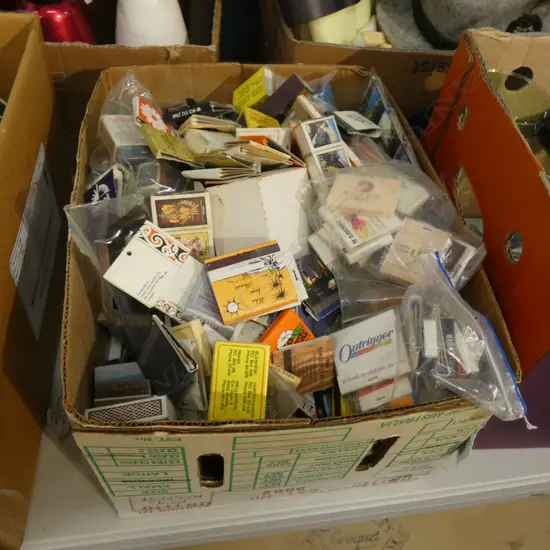BOX LOT ASST. VINTAGE NZ MATCH BOXES ETC