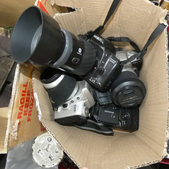 SM BOX OLD CAMERAS & LENSES