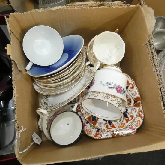 SM BOX LOT CHINA CUPS & SAUCERS INCL BING & GRONDAHL (SOME A./F)