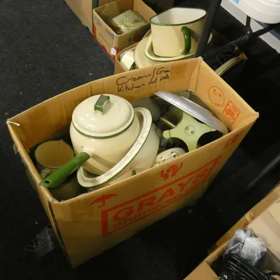 BOX LOT VINTAGE ENAMEL WARE