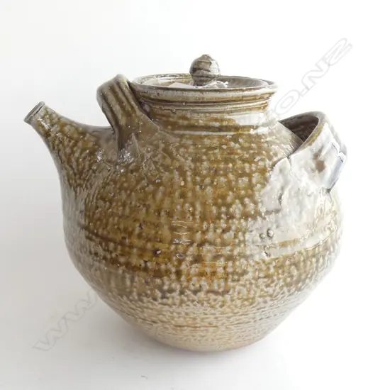IAN SMAILLE LARGE STUDIO POTTERY TEAPOT H.260mm
