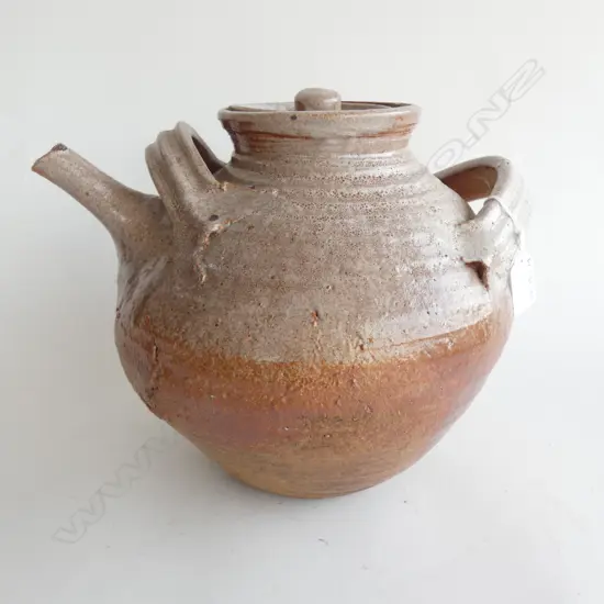 IAN SMAILLE LARGE STUDIO POTTERY TEAPOT H.230mm