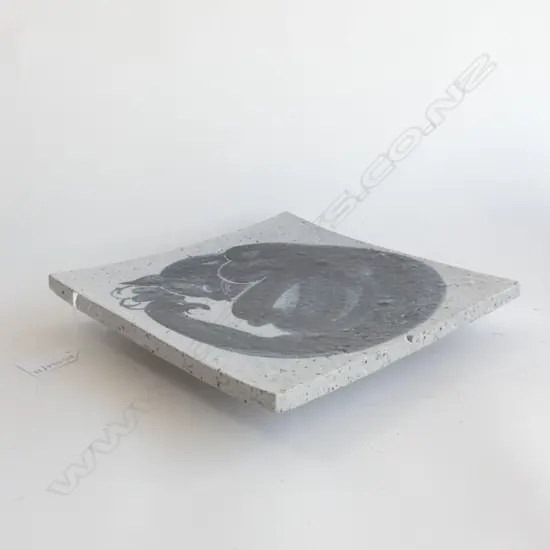 WENDY IN CAT PLATE 230mm sq (REPAIRED)