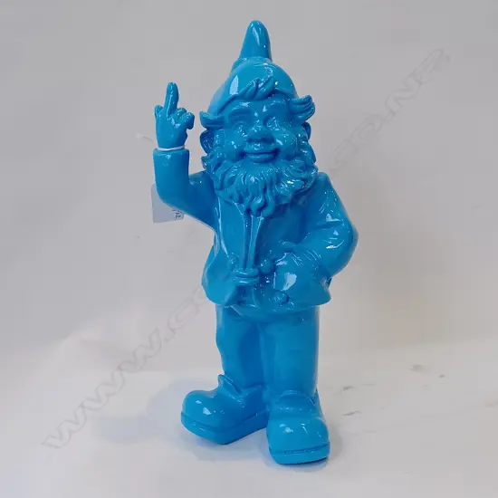 BLUE RESIN GNOME PULLING THE FINGER H.310mm