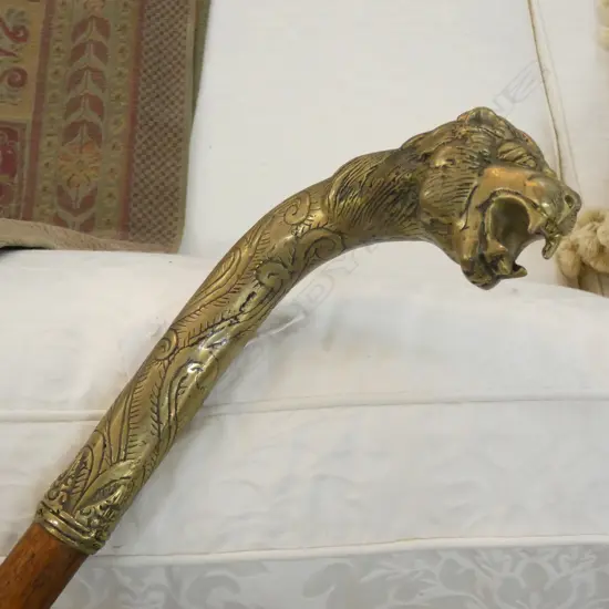 BRONZE LION HEAD WALKING STICK L.1010mm