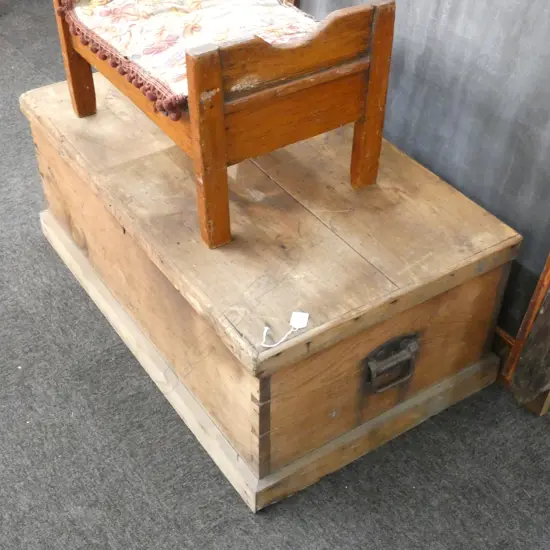 LG OLD WOODEN BLANKET BOX  925 X 540MM