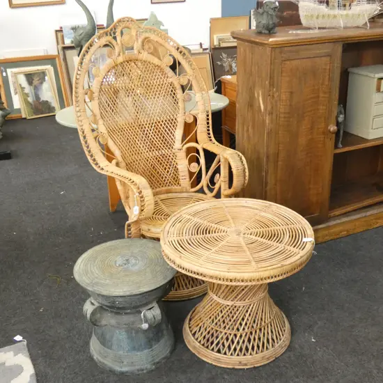 LG CANE PEACOCK CHAIR & TABLE (DIA 590MM) 