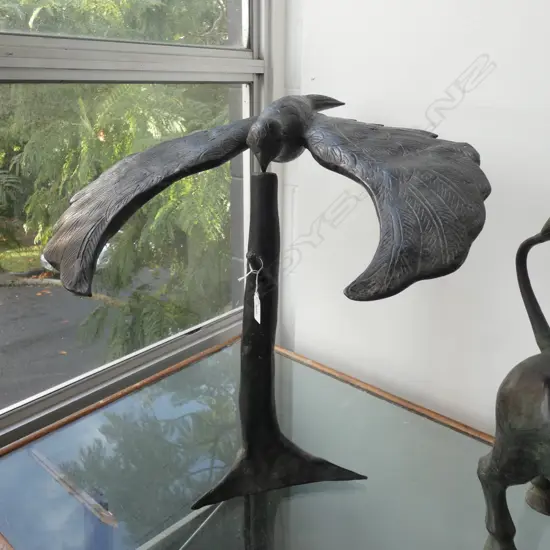 BALANCING BRONZE BIRD ON STAND H.500mm