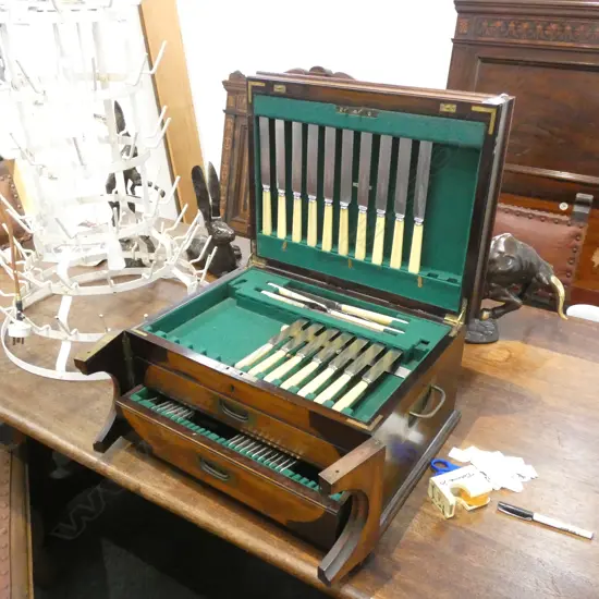 CUTLERY CANTEEN & CONTENTS 