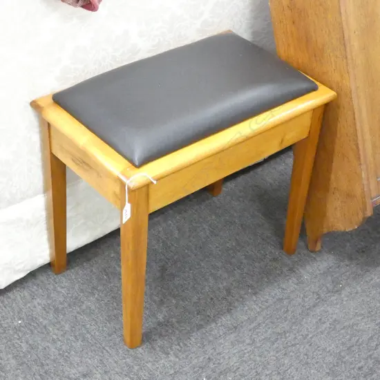 RIMU & BEECH MID CENT. PIANO STOOL NEW VINYL SEAT W.595mm