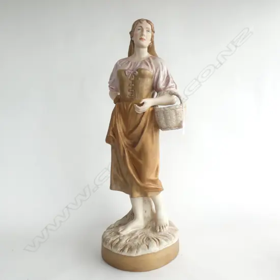ROYAL DUX LGE FIGURE WOMAN WITH BASKET H.645mm