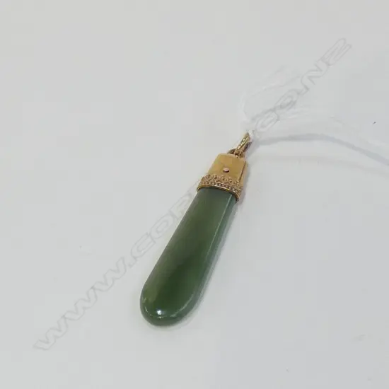 UNMARKED COLONIAL GOLD MOUNTED POUNAMU PENDANT DROP