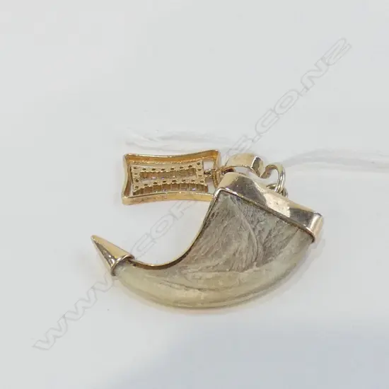 14ct GOLD MOUNTED TIGER'S CLAW PENDANT & FAUX DIAMONDS/GOLD PLATED SMALL PENDANT