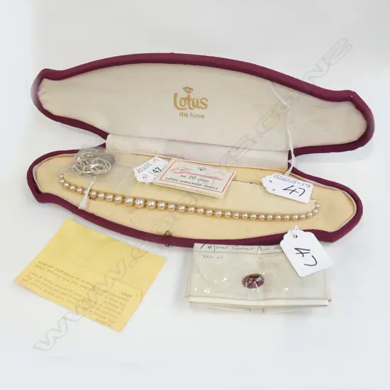 ASST SILVER PENDANTS/CHAINS(AF)/HOLLOW OVAL GARNET CABOCHON/BOXED SIMULATED PEARLS