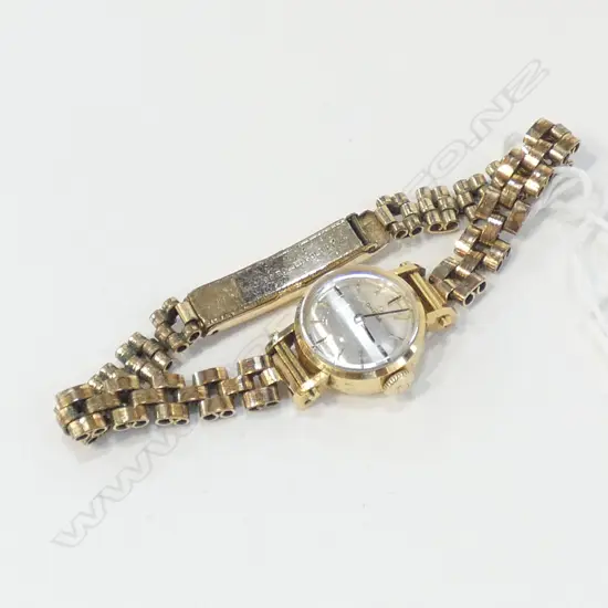 Omega Vintage Ladies 18kt Gold. Runs well