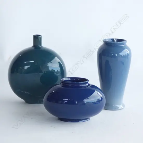 THREE SM ROYAL DOULTON 'TITANIA' VASES - H 105MM 1 A/F  