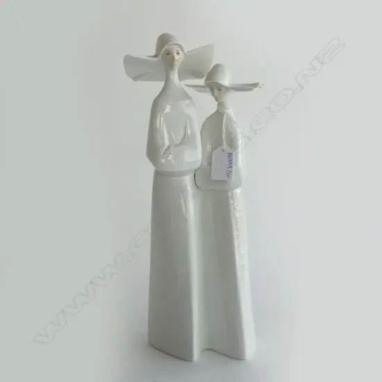 LLADRO NUNS H.330mm