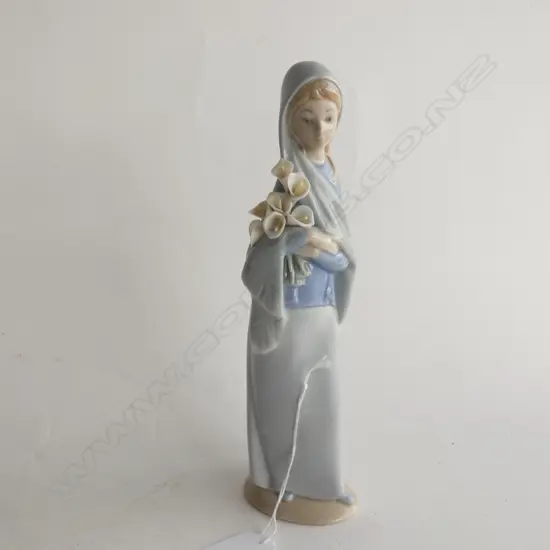 LLADRO LADY w. LILLIES H.230mm