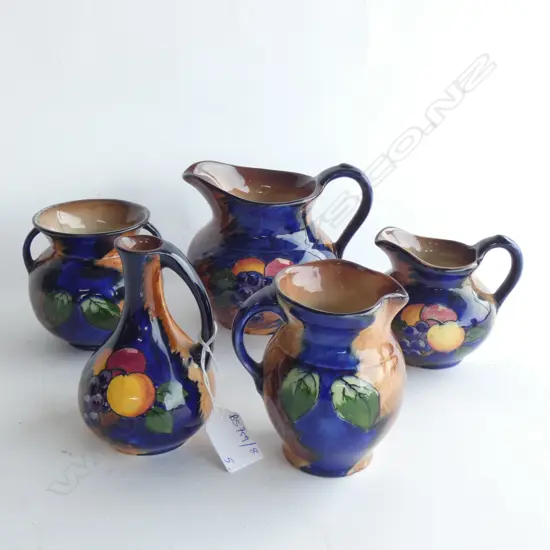 5 PCES TUNSTALL 'AUTUMN'; 3 JUGS + 2 VASES H.125mm