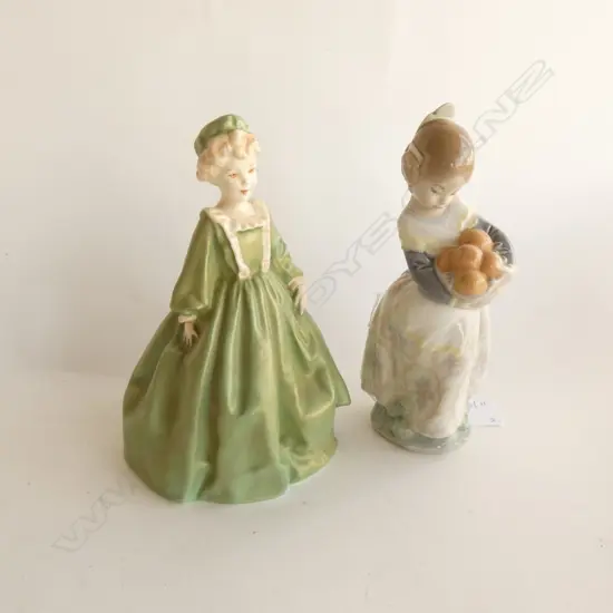 2 FIGURINES; LLADRO & ROYAL WORCESTER 'GRANDMOTHERS DRESS' H.170mm