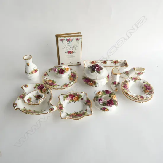 13 PCES ASST. ROYAL ALBERT OLD COUNTRY ROSES