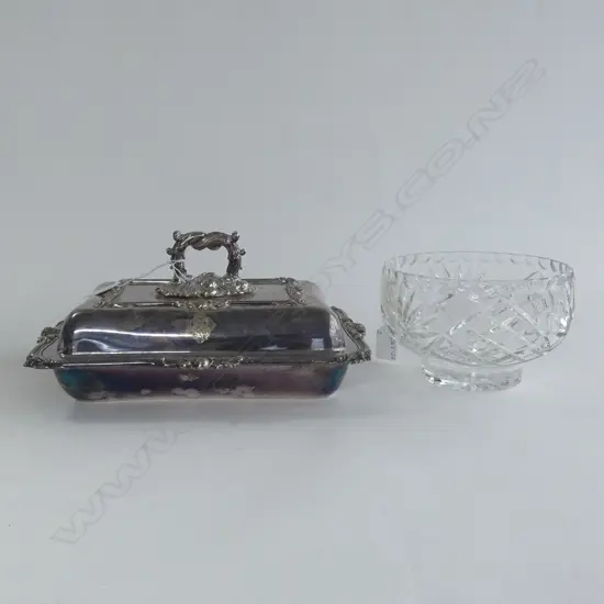 CRYSTAL BOWL (DIA 170MM) & VINTAGE SILVER PLATE LIDDED SERVING DISH (L 300MM)