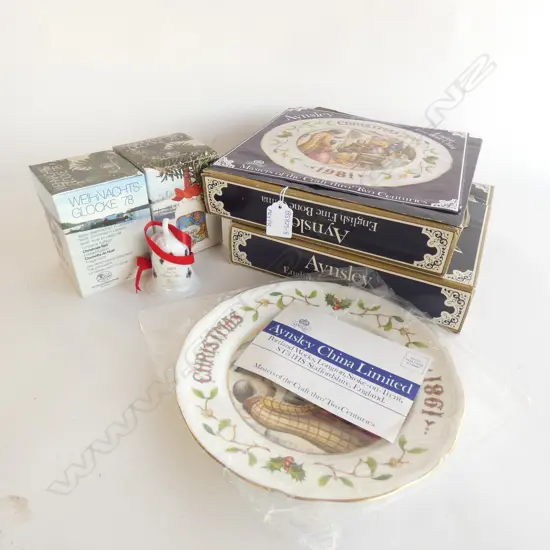 2 AYNSLEY BOXED CHRISTMAS PLATES; 1979 & 81 + PR HUTSCHENREUTHER BOXED CHRISTMAS BELLS 1978