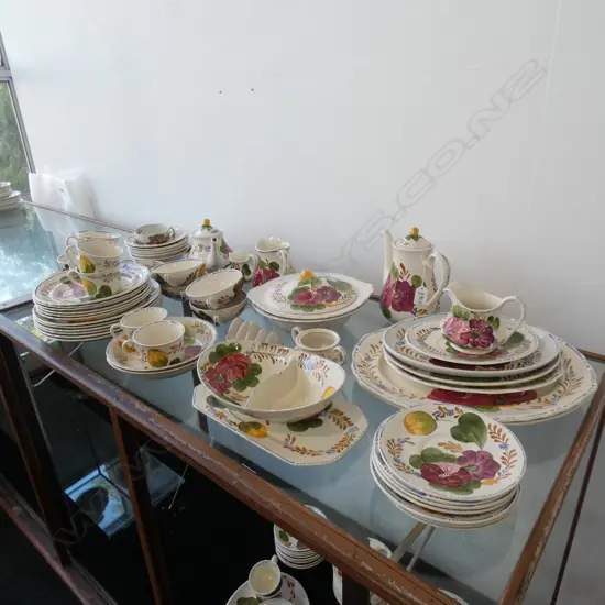 LARGE ENGLISH SIMPSONS BELLE FIORE DINNER SET