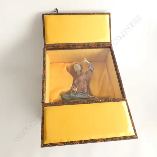 CHINESE PORCELAIN WOMAN, CASED 