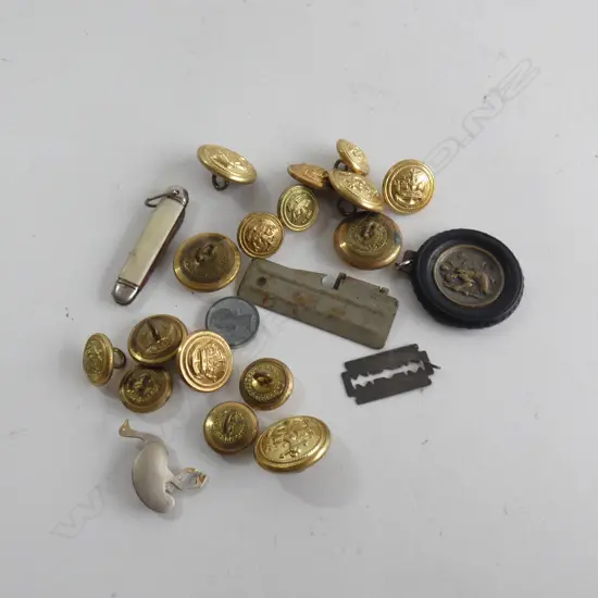 SM BAG MISC; OLD ENGLISH METAL BUTTONS; POCKET KNIFE / STG EMU BROOCH ETC..