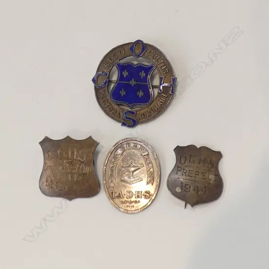 4 NZ S/S BADGES (ONE MARKED KOHN)