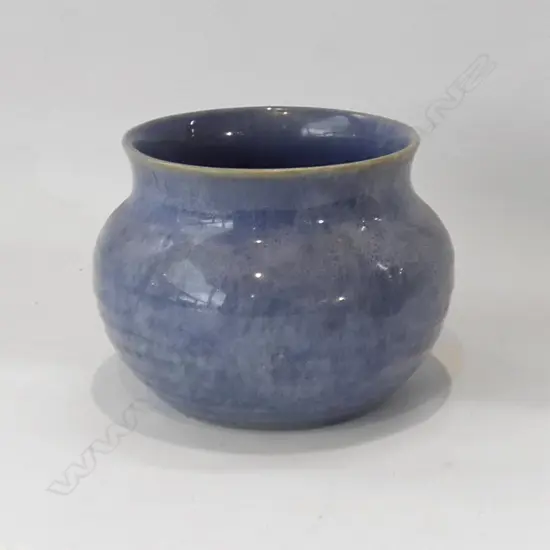 AMBRICO / EARLY CROWN LYNN VASE 130mm dia