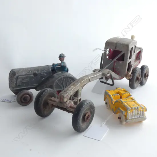 FUN-HO OLIVER TRACTOR L 130MM, + GRADER, L. 270MM, + JEEP, L. 80MM