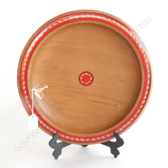 MIKE LEWIS SWAMP KAURI PLATE - RED LACQUER & SHELL RIM & CENTRE DECAL  DIA 340MM
