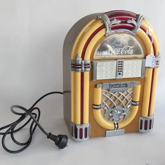 COCA-COLA JUKEBOX STYLE RADIO. 270MM W. 370MM H