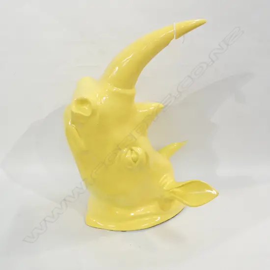YELLOW RESIN RHINO WALL HEAD L.480mm