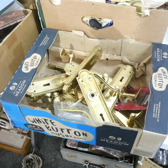 BOX LOT ASST. BRASS DOOR HARDWARE ETC