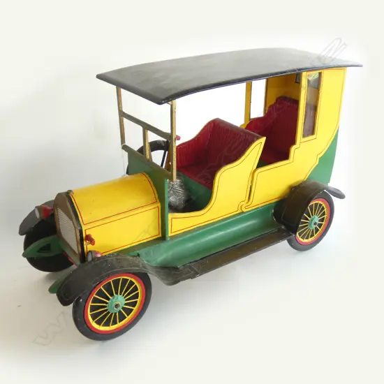 LARGE VINTAGE MODEL CAR L.650mm