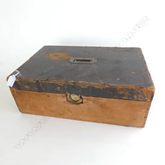 'SECRETARY OF CUSTOMS NEW ZEALAND LEATHER COVERED DEEDS BOX  450 x 300 x 160mm, CONSIDERABLY  DISTRESSED